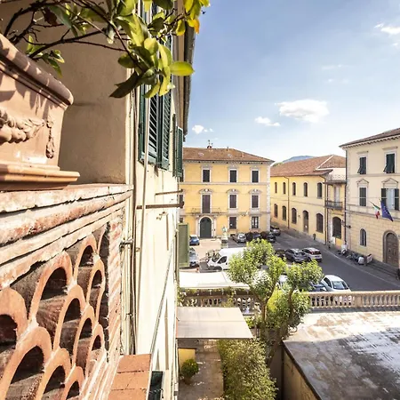 Divina Terrazza In Center Town Apartamento Lucca